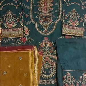 Pakistani designer clothes( LARGE)